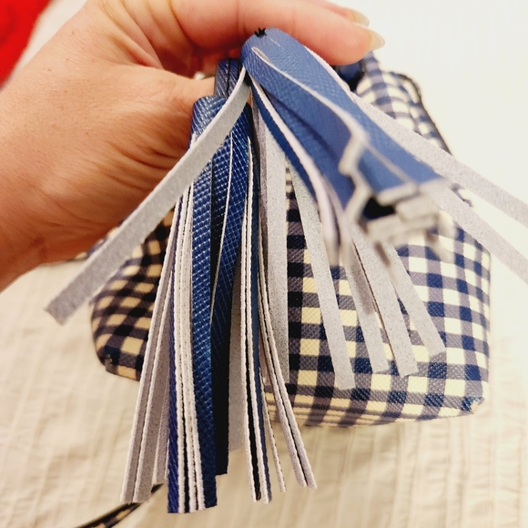 J Crew gingham blue bucket 100% leather shoulder crossbody bag - Picture 6 of 14